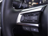 【ステアリングスイッチ】運転中、前方から目線をそらすことなく、オーディオ等の操作が可能な便利機能。安心&快適ドライブにはマストな装備。