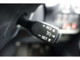 【クル-ズコントロ-ル】・・・高速道路などで一定速度でのクルージングが可能。 余分なアクセル操作を減らし、ドライバーの負担を軽減。 燃費の向上にも貢献します。