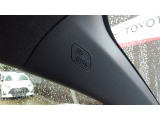 SRSカーテンシールドエアバッグは側面衝突時に乗員への衝撃を緩和します。