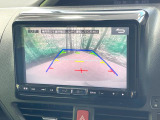 【バックカメラ】駐車時に後方がリアルタイム映像で確認できます。大型商業施設や立体駐車場での駐車時や、夜間のバック時に大活躍!運転スキルに関わらず、今や必須となった装備のひとつです!