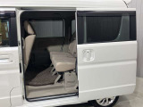 【左側オートスライドドア】「インテリジェントキー」「ドアハンドル」「運転席スイッチ」の操作により自動でスライドドアを開閉できます!