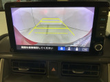 リアカメラ付で、後方をナビ画面で確認。車庫入れも安心です。もちろん、バックギアと連動しています。