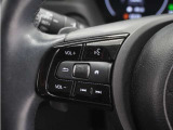 ◆オーディオリモコンスイッチ◆ハンドルにスイッチが装備されてます。視点をそらすことなく、ボリューム調整・オーディオソース切替・選曲が出来ます。安全運転しながら操作が可能になりました。