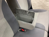 納車時にはお車により、法定12ヶ月点検整備か法定24ヶ月点検を実施しております。