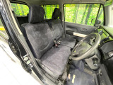 運転席シート廻りは使用感も少なく、良好な状態となっています。丁寧に使われていたことがよくわかりますね。