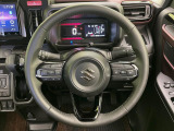 【純正革巻きステアリング】上質な革を使用することで、手にしっかり馴染みとても運転しやすいハンドルです♪