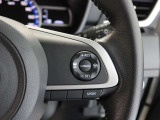 アダプティブクルーズコントロール機能付きです。走行中に先行車の様子を検知しながら、設定した車速の範囲内で先行車との距離のキープを支援します。詳細は販売店スタッフまでおたずねください。