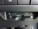 スッキリ収まったビルトインETCが付いてます。ボイス案内タイプで、カードの入れ忘れも未然に防げます。