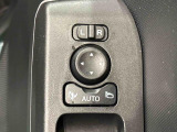 キーフリー連動で施錠時に格納します。降車の直前まで後方確認ができ、閉じ忘れも防げます。
