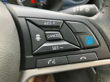 ハンドル右側 プロパイロットの操作スイッチ。高速道路での単調な渋滞走行や、長時間の巡航走行のイライラやストレスが減るので、ロングドライブがこれまで以上に楽しみになります♪