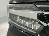 LEDヘッドライトは、点灯の瞬間から最大光量を発揮し、突然暗くなるトンネルなどでの安定感を高めます。