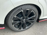 NISMO専用アルミホイール付です。