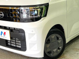 【LEDヘッドライト】悪天候や夜間走行時も良好な視界を確保し安心して運転できる高輝度LEDヘッドライトを装備!点灯速度が早く、消費電力も抑えられています。