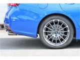 純正18インチアルミホイール、タイヤサイズ 225/45R18