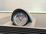 提携陸送会社を通じてご納車が可能で御座います。陸送費用などは、納車地域により異なりますので、お気軽にお問い合わせくださいませ。