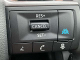 【プロパイロット】搭載。高速道路同一車線内走行時に、ステアリング、アクセル、ブレーキ操作をクルマがサポート。ドライバーの負担を軽減します。
