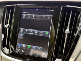 Apple CarPlayも対応していますので、お好みのアプリを使って音楽やニュース、オーディオブックを簡単に聴くこともできます。
