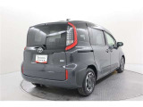 両側パワースライドドア付きだから、狭い駐車スペースなどでの 乗り降りラクラク!小さなお子さまのいるご家庭には嬉しい装備。