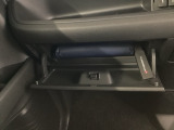助手席側 収納