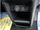 自社工場を3拠点完備しております。重整備やカスタムを始め、ご購入後のお車のメンテナンスも弊社にお任せください。