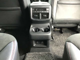ドリンクホルダーもきちんと2人分。