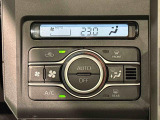 車内空調は&rdquo;AUTOエアコン&rdquo;にお任せ。運転に集中出来ますよ!
