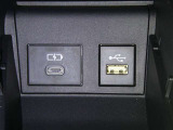 【充電用USB端子】デバイスの充電に便利です。※実際の接続端子は写真で確認or店舗までご気軽にお問合せください♪
