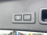 【パワーバックドア】スマートキーや運転席のボタンを押すだけでリアゲートが自動で開閉します!荷物を持っている時や、高い位置にあるバックドアを閉める際に便利な機能です♪
