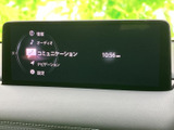 情報やオーディオ、ナビゲーションなどのメニューが表示され、目的の項目を確認しやすい画面です。車内で必要な情報を見つけやすく、日常の移動をサポートします。
