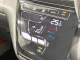 【オートエアコン】一度お好みの温度に設定すれば、車内の温度を検知し風量や温度を自動で調整。暑い&hellip;寒い&hellip;と何度もスイッチ操作をする必要はありません。快適な車内空間には必須の機能ですね♪