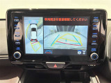 ステアリングと連動したガイド機能付きリヤモニターを装備しております。