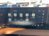 純正カーナビゲーション◆フルセグTV・Bluetooth Audioなど様々なソースが使用できます。是非、お気に入りの音楽で楽しい運転の時間をお過ごしください!
