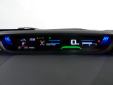 見やすいメーターに様々な情報を表示でき快適かつ安全に運転できます。