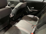 全ての席が主役席なのは、メルセデスならではの特徴です。快適なドライビングが、リラックスした車内空間を作りだします。