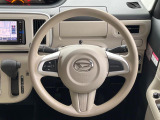 インテリアに合わせたデザインのステアリングは、運転される方のことも考え、運転しやすい形状、大きさです。是非一度、実際に触ってお確かめください。