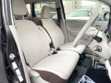運転席シート廻りは使用感も少なく、良好な状態となっています。前オーナー様が丁寧に使っていたことがよくわかりますね。