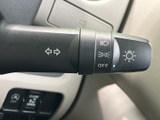 レバーには操作内容を示すマークがあり、運転席から表示を確認しやすい設計です。手元で扱う装備の位置も把握しやすく、日常の運転時に迷いにくい点がうれしいポイントです。