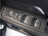 ◆パワーウィンドウスイッチ◆運転席から全席の窓の開閉操作を行うことが出来いつでも換気ができます!