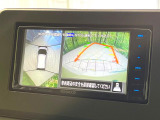 【アラウンドビューモニター】専用のカメラにより、上から見下ろしたような視点で360度クルマの周囲を確認することができます☆死角部分も確認しやすく、狭い場所での切り返しや駐車もスムーズに行えます。