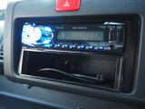 社外オーディオ搭載!CD,AM,FMなど使用可能!車内で退屈しない装備完備!!