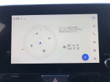 ディスプレイオーディオ装着車。 ディスプレイとスマホの連携で、様々なアプリを使用できます。 マップのアプリを繋げて、ナビゲーションとしてお使いください。