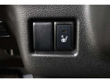 運転席には寒い日の肩や腰、冷えやすい下肢を温めてくれるシートヒーターが付いております!