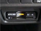 ◆ETC2.0装着◆進化したドライブ体験。料金収受システムだけだったETCが生まれ変わって、高速道路を賢く使うETC2.0に進化しました。多彩な情報サービスが便利で快適なドライブ体験を提供します。