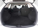 【シートアレンジ】多彩なシートアレンジができるので人を乗せたり荷物を載せたり自由自在。アナタ好みのシートアレンジをお楽しみ下さい。