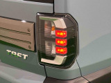 視認性と個性を演出するリヤコンビネーションランプ(LEDストップランプ)