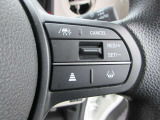 Hondaセンシングの機能のひとつ、アダプティブクルーズコントロール付!アクセルから足を離しても設定したスピードと前車との車間を保ち走行してくれます!車線維持もアシスト☆高速道路で疲労軽減ですね☆