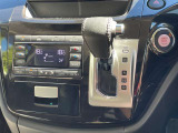 移動時の車内も快適に オートエアコンです