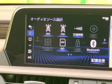 AM・FMやディスク、Bluetoothなど複数の音源を画面から選べます。普段お使いの音楽環境に合わせやすく、項目が見やすく整理されているため、選択もスムーズに行えます。