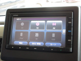 ナビゲーションは純正メモリーナビ(VXM-225Ci)を装着しております。AM、FM、CD、Bluetoothがご使用いただけます。初めて訪れた場所でも安心ですね!