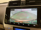 バックギアに入れて頂きますと、この様に後方が映し出されます!最終の確認はご自分の目と耳で必ず行ってください!安全第一で♪